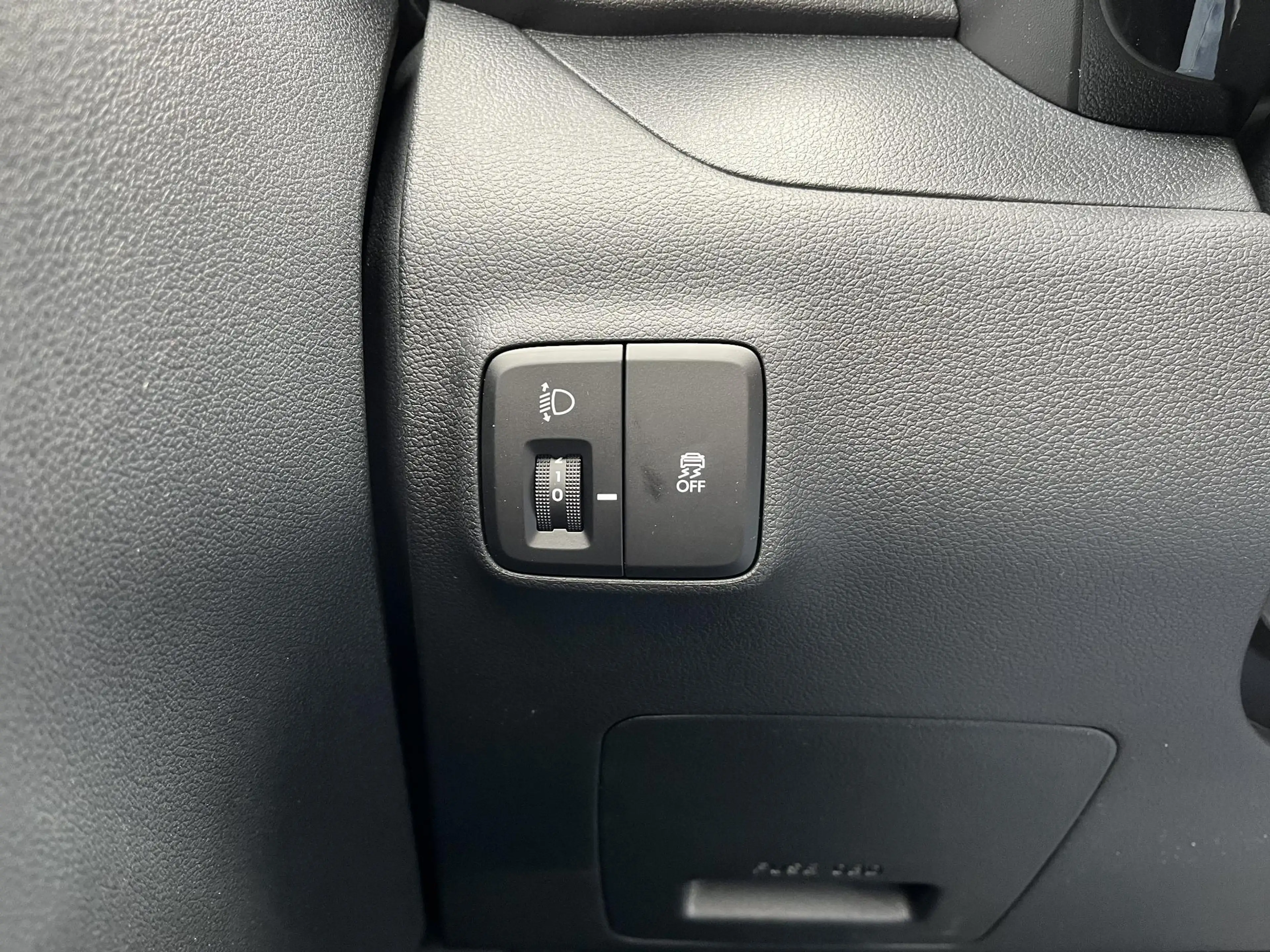 Hyundai i10 1.0 Comfort / Apple Carplay/Android Auto / audio-n — photo 27