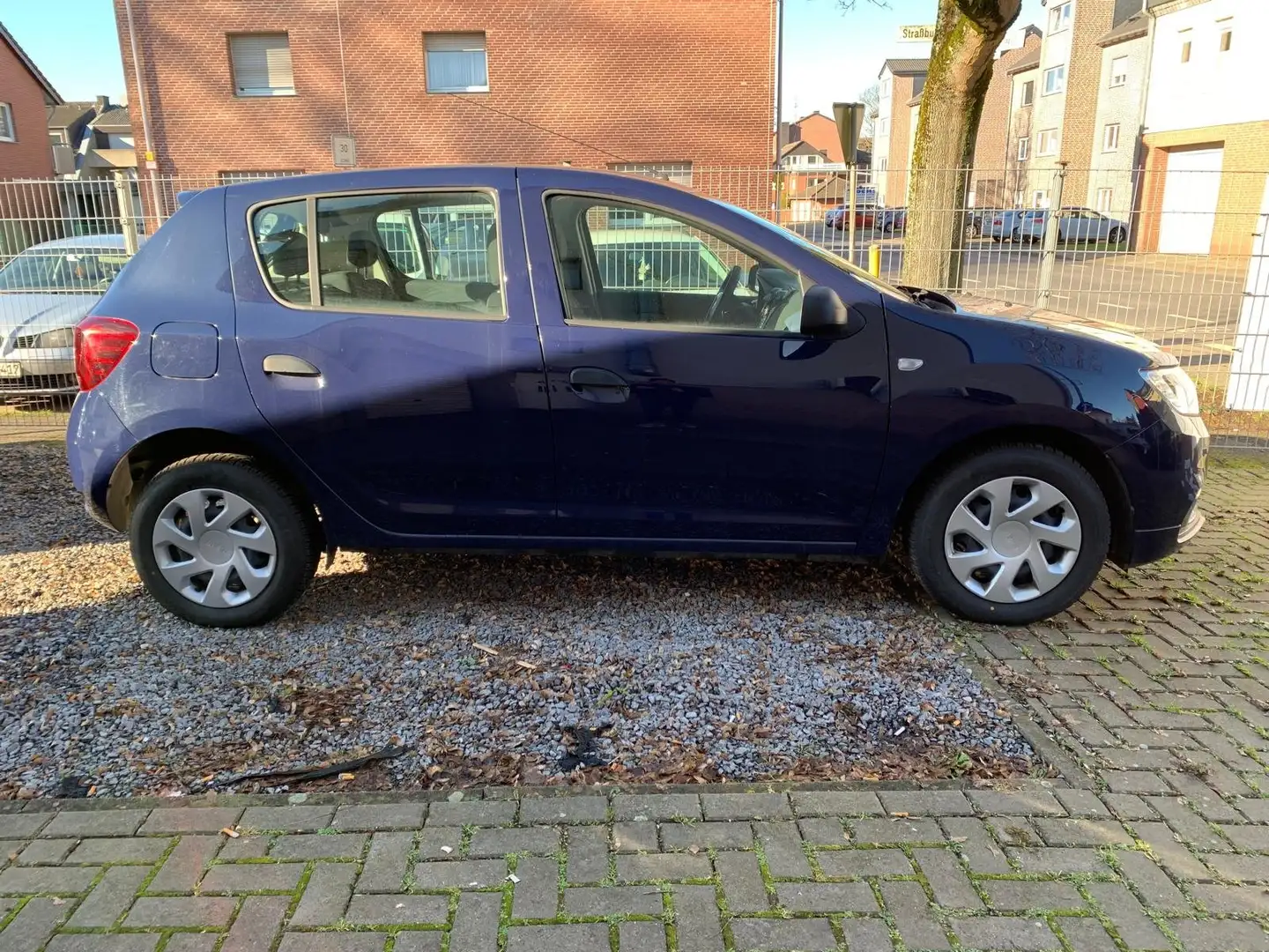 Dacia Sandero Essential,TÜV Neu,1st Hand Blau - 2