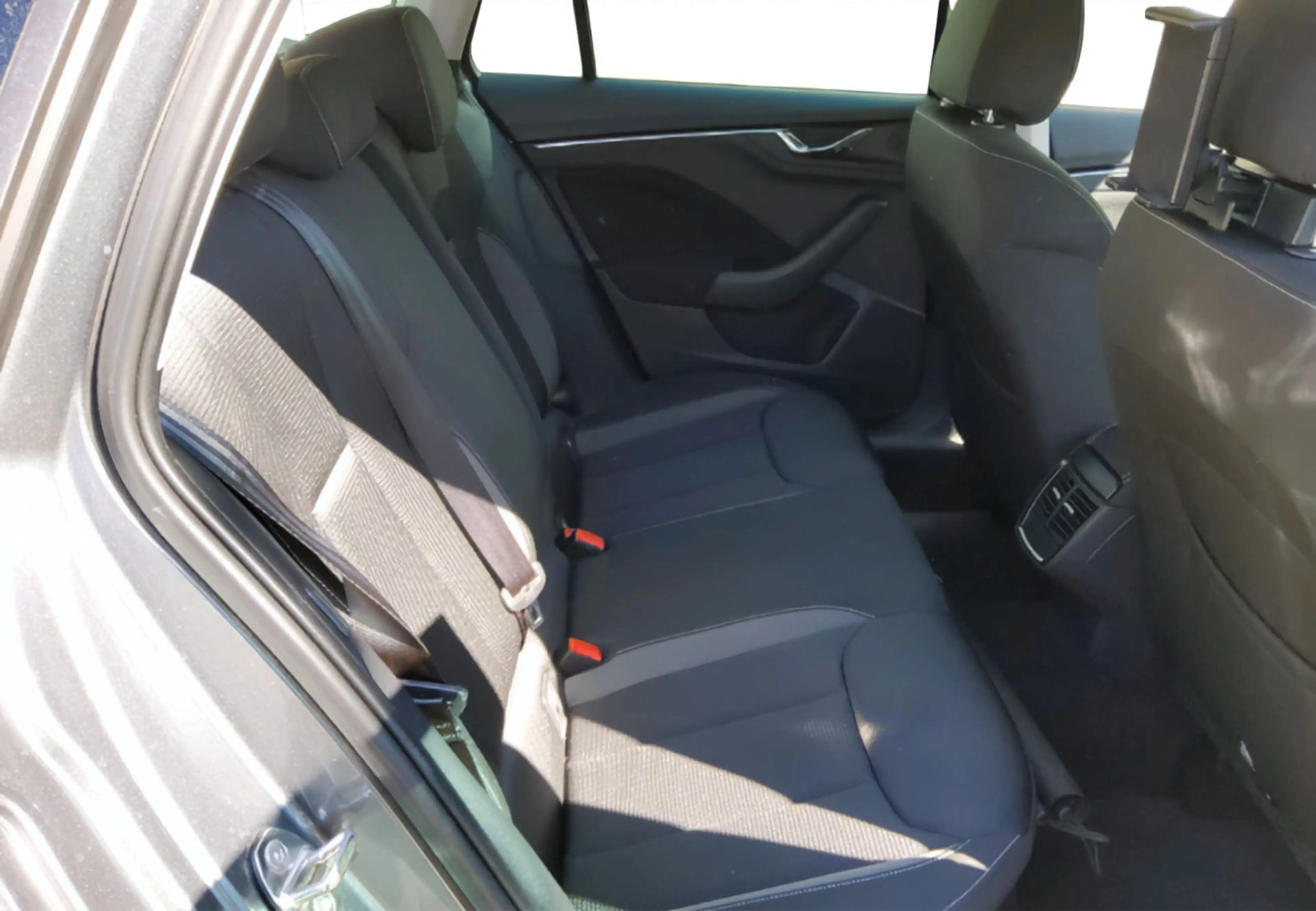Skoda Scala 1.5 TSI*NAVI*SHZ*PDC*LED* — photo 8