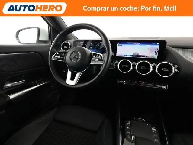 Mercedes-Benz Gla view 14