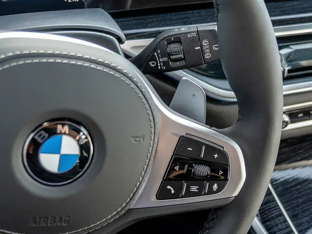 BMW X5 view 13
