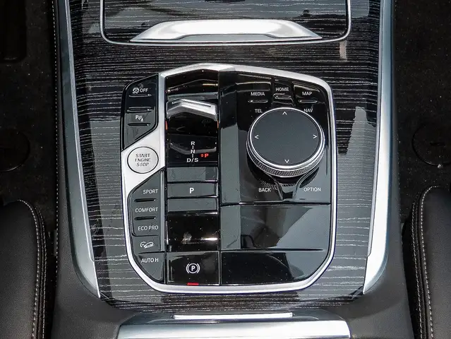 BMW X5 view 8