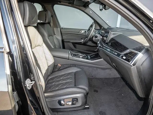 BMW X5 view 4