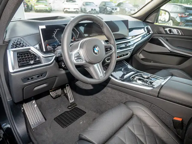 BMW X5 view 3