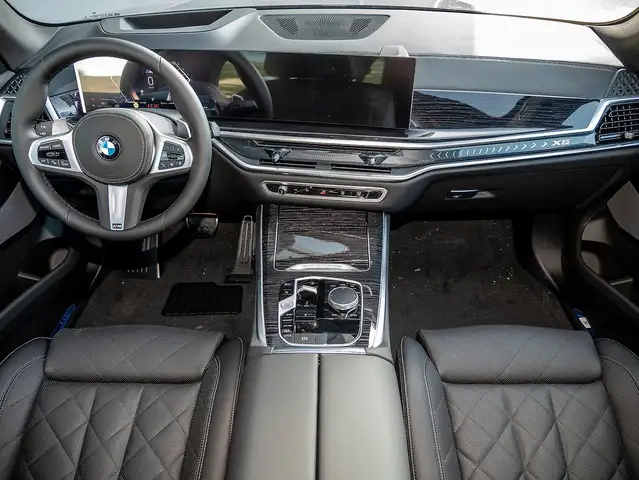 BMW X5 view 5