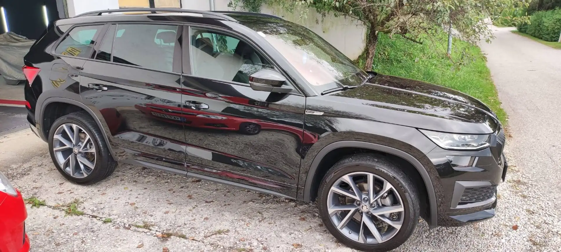 Skoda Kodiaq Kodiaq 2,0 TDI SCR Sportline DSG Sportline Schwarz - 2