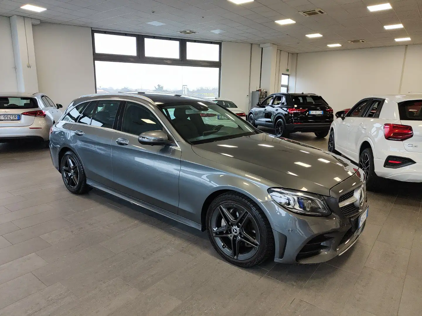 Mercedes-Benz C 200 EQ-Boost SW Premium Auto Tetto Navi Fari LED Grigio - 2