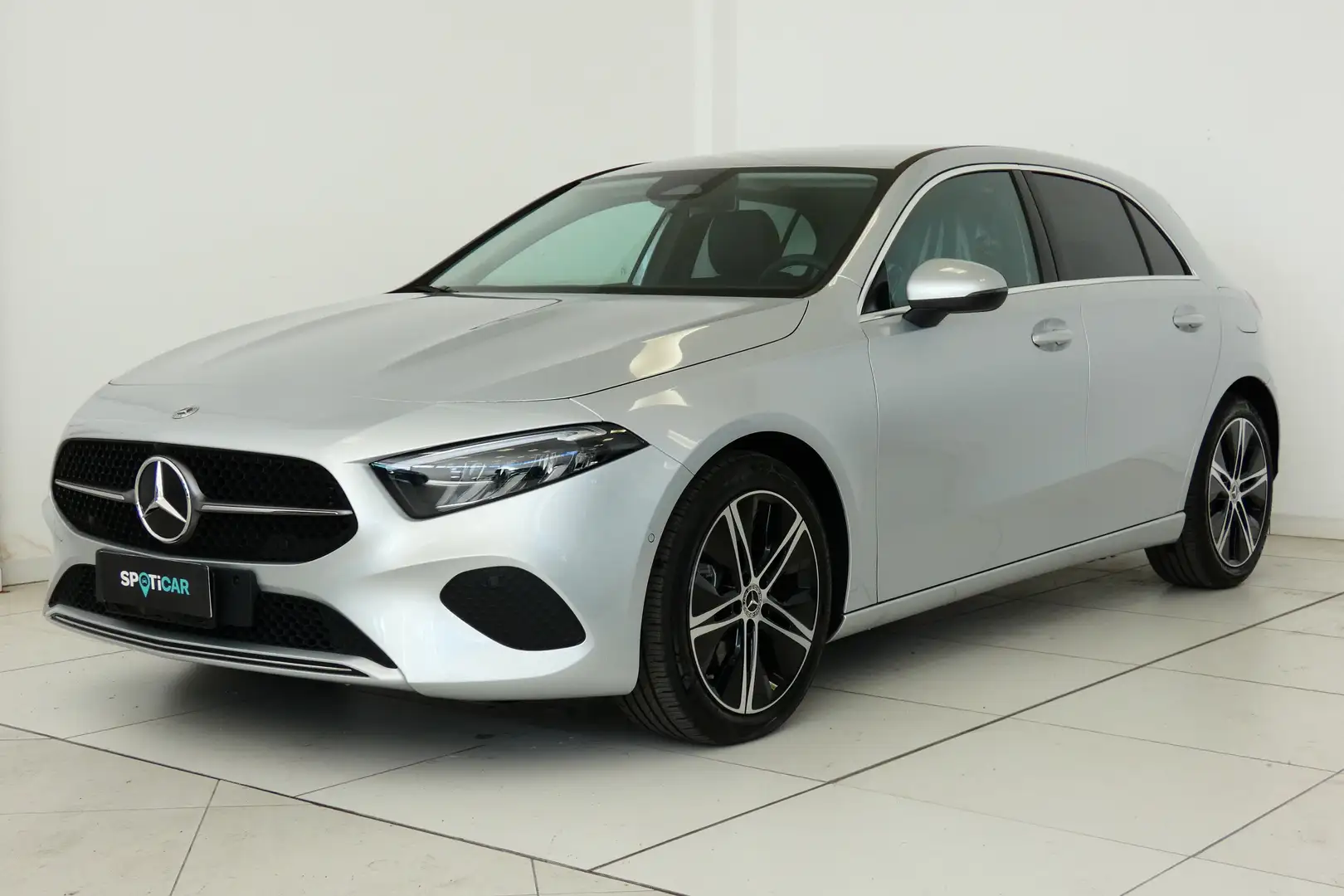 Mercedes-Benz A 180 Progressive Advanced auto KM0 Argento - 1