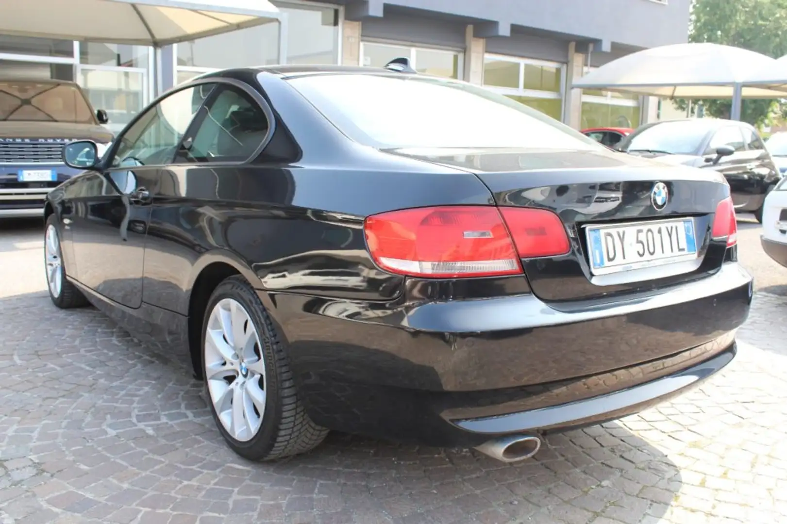 BMW 320 d xDrive Coupé Attiva Nero - 2
