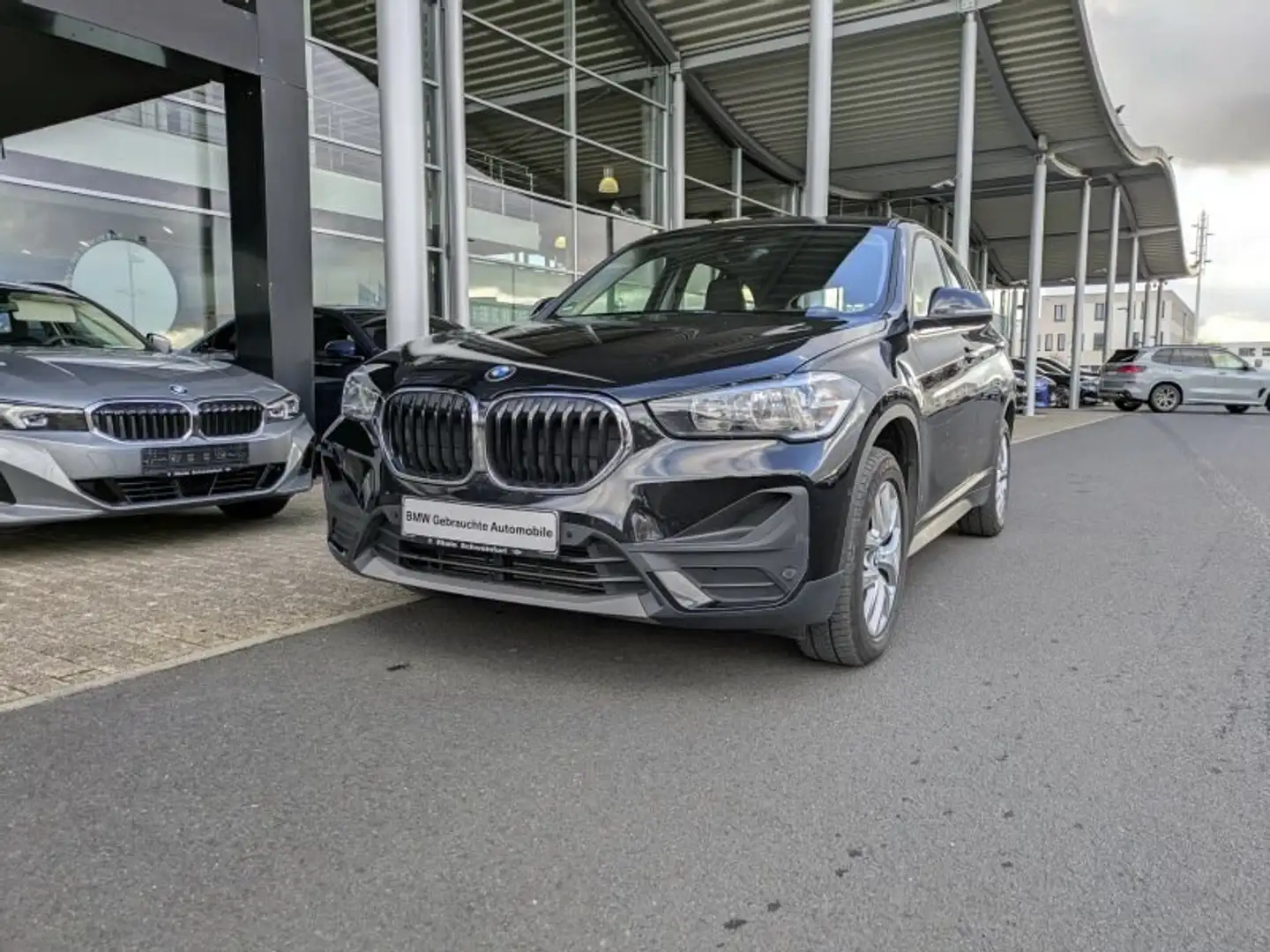 BMW X1 xDrive18d Advantage Navi.Leder.AHK.Parkass. Nero - 2