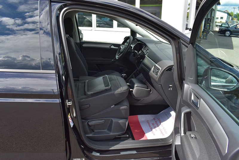 Volkswagen Touran 1,5 TSI IQ.LIGHT+SHZ+Kamera+7-Sitzer+ACC — photo 10