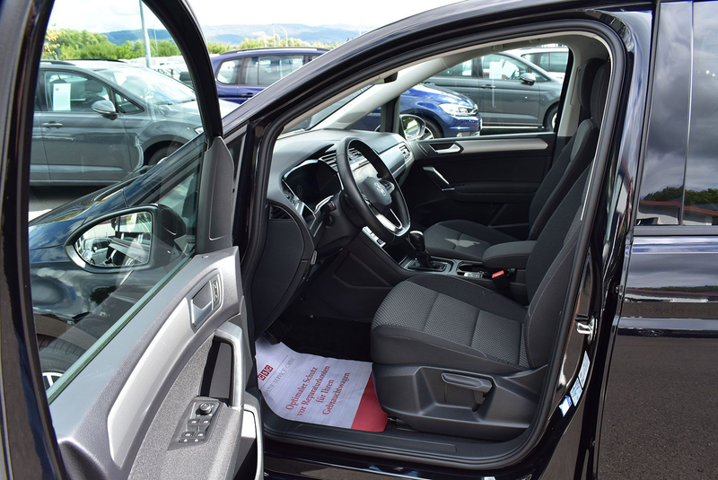 Volkswagen Touran 1,5 TSI IQ.LIGHT+SHZ+Kamera+7-Sitzer+ACC — photo 7