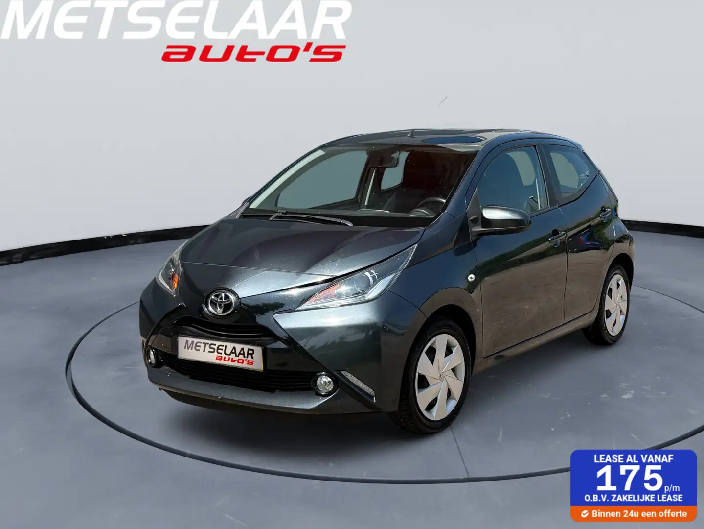 Toyota Aygo 1.0 VVT-i x-play AUTOMAAT Grijs - 1