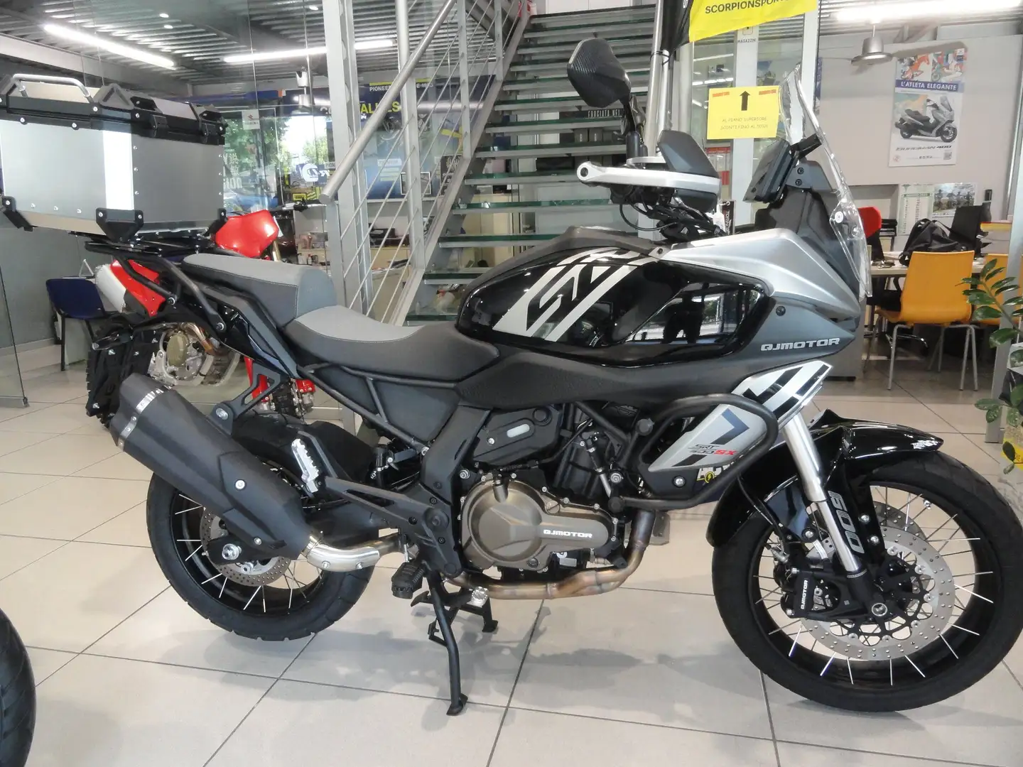QJ Motor SRT 600 SX Noir - 1