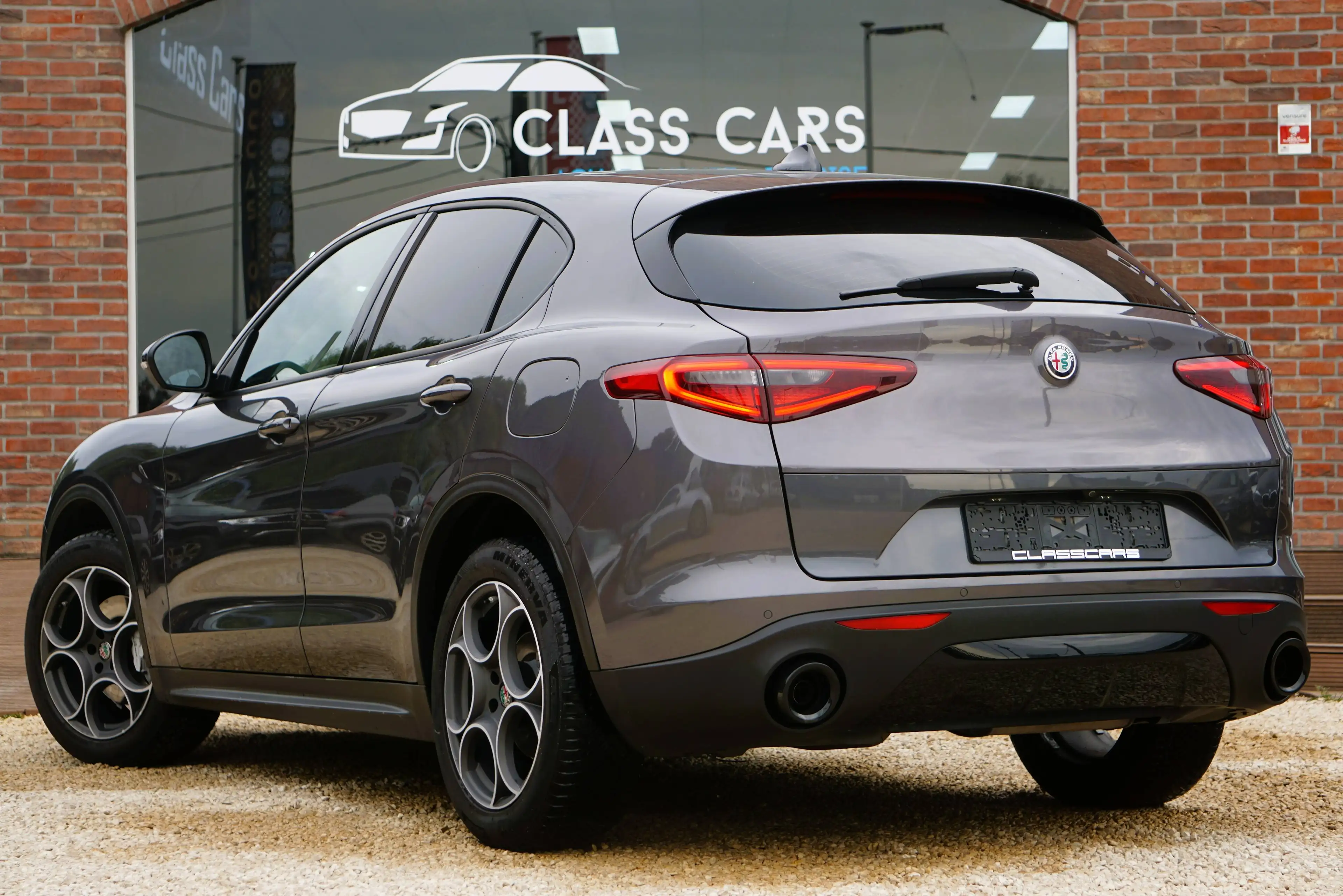 Alfa Romeo Stelvio 2.2 JTD Q4 Super / AUTOMATIQUE / LED / BI-XENON / PDC / CAMERA / CLIM / CRUISE — photo 4