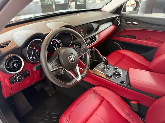 Alfa Romeo Stelvio view 14