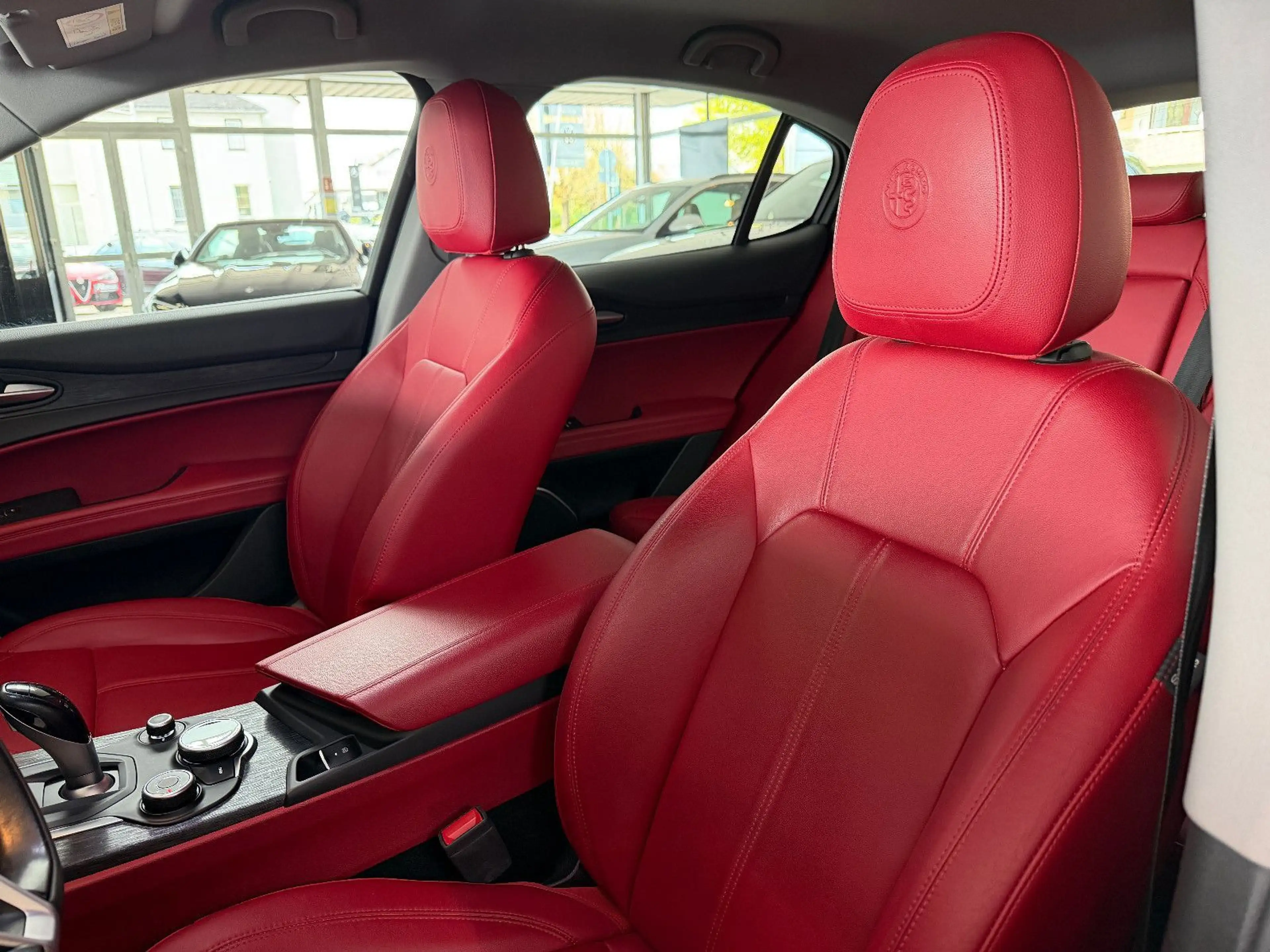 Alfa Romeo Stelvio Super Q4/BI-XENON/PDC/AUTOMATIK/SPURHALT — photo 12