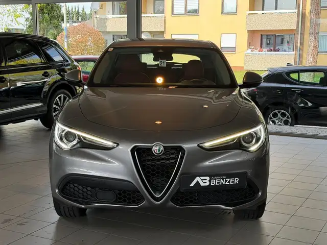 Alfa Romeo Stelvio view 5