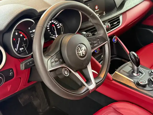 Alfa Romeo Stelvio view 15