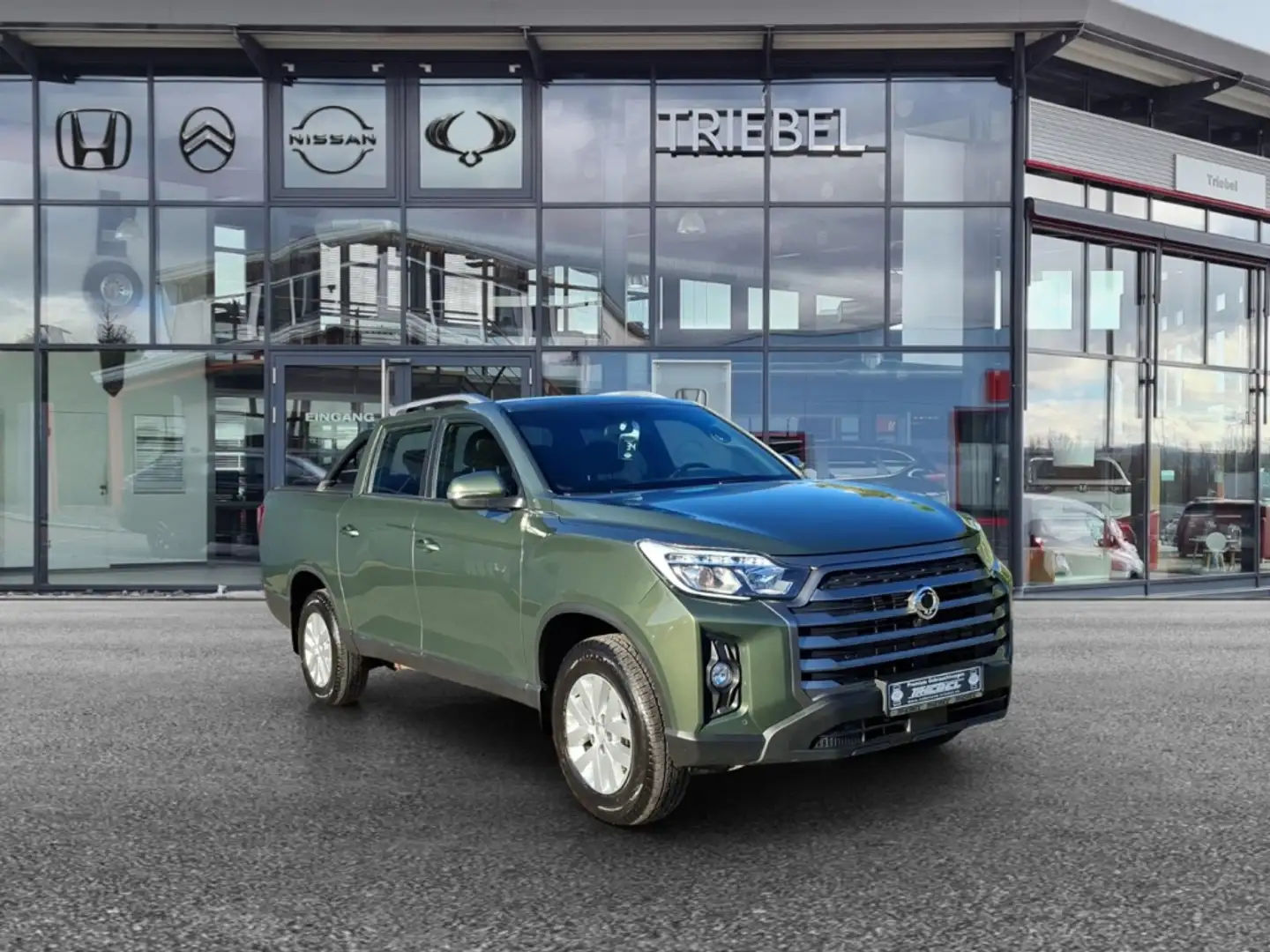 SsangYong Musso Grand Crystal 2.2 e-XDi 4WD °Navi°RFK°SHZ° Vert - 2