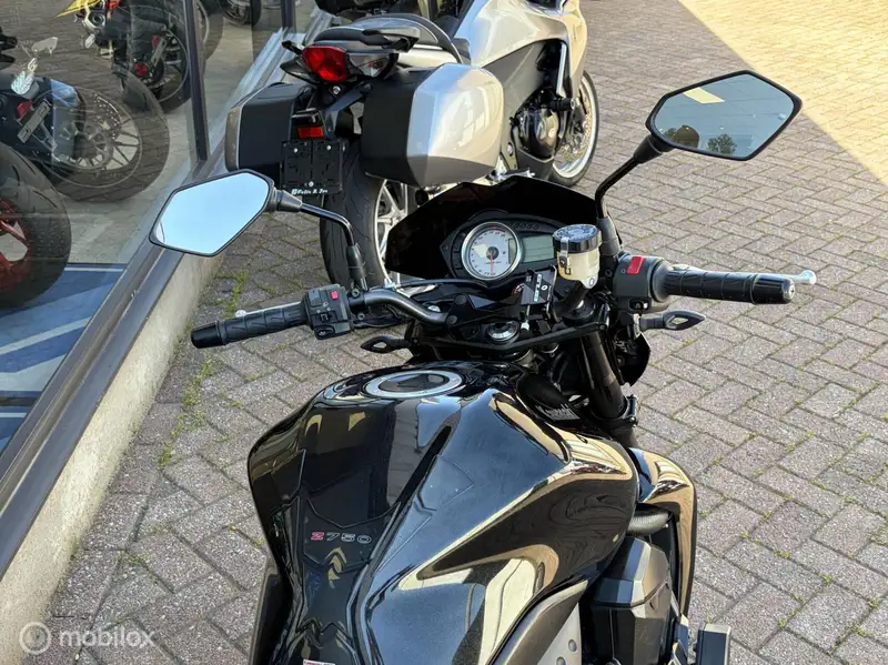 Kawasaki Z750 - foto 5
