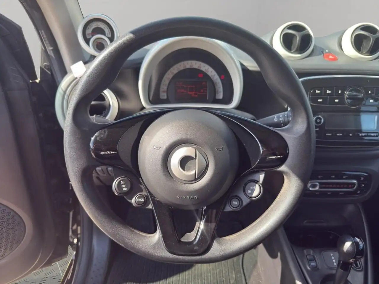 smart forTwo 2021 — фото 10
