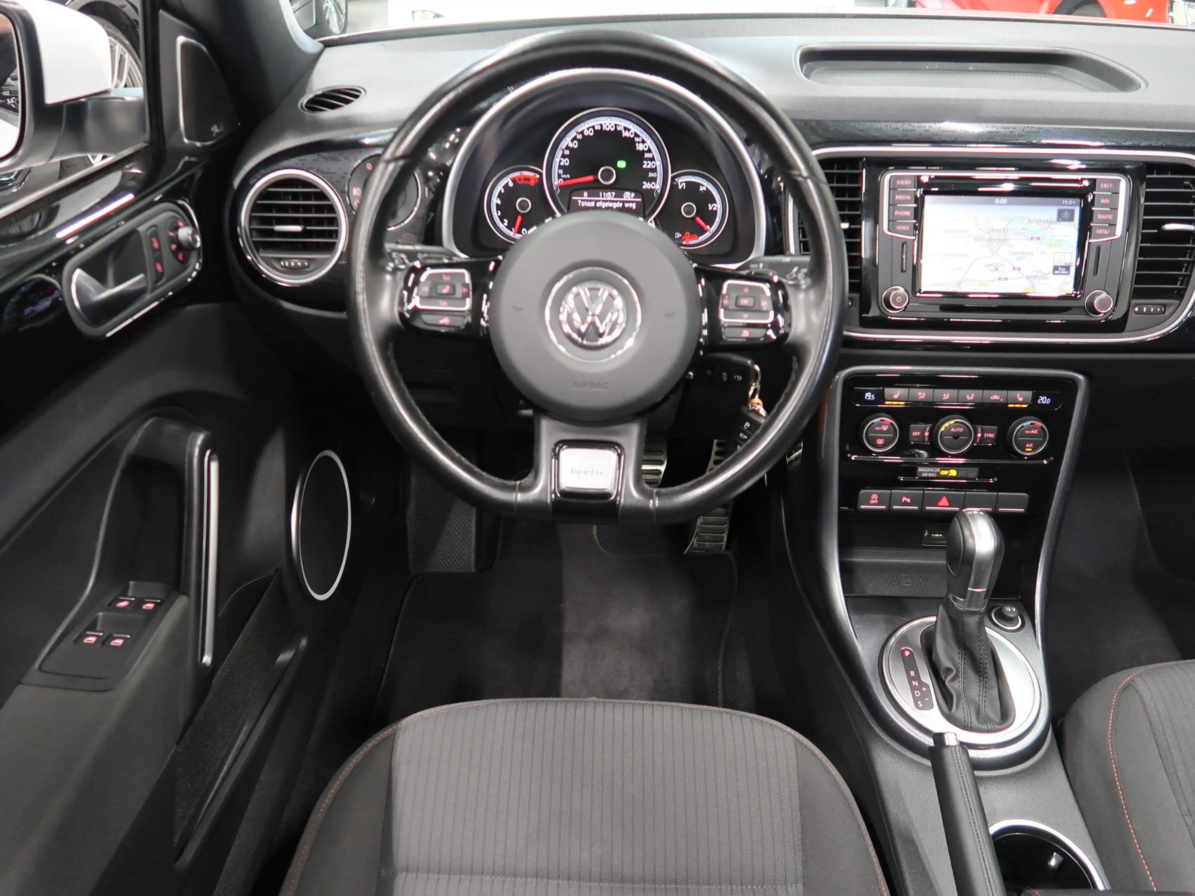 Volkswagen Beetle Cabriolet 1.2 TSI Sound Automaat Fender App connec — photo 6