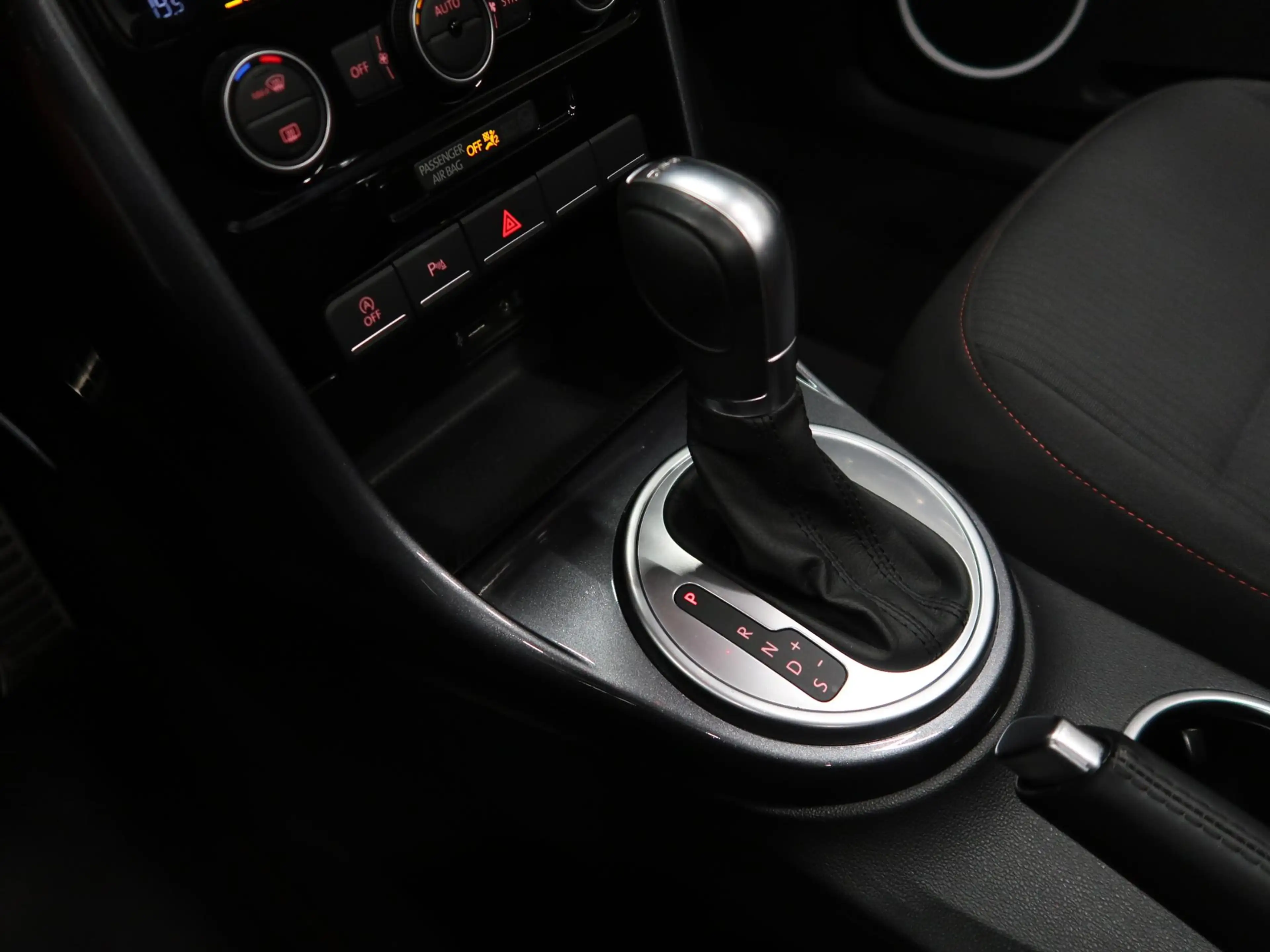 Volkswagen Beetle Cabriolet 1.2 TSI Sound Automaat Fender App connec — photo 8