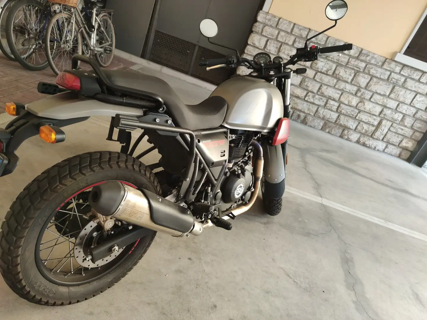 Royal Enfield Himalayan Grigio - 2