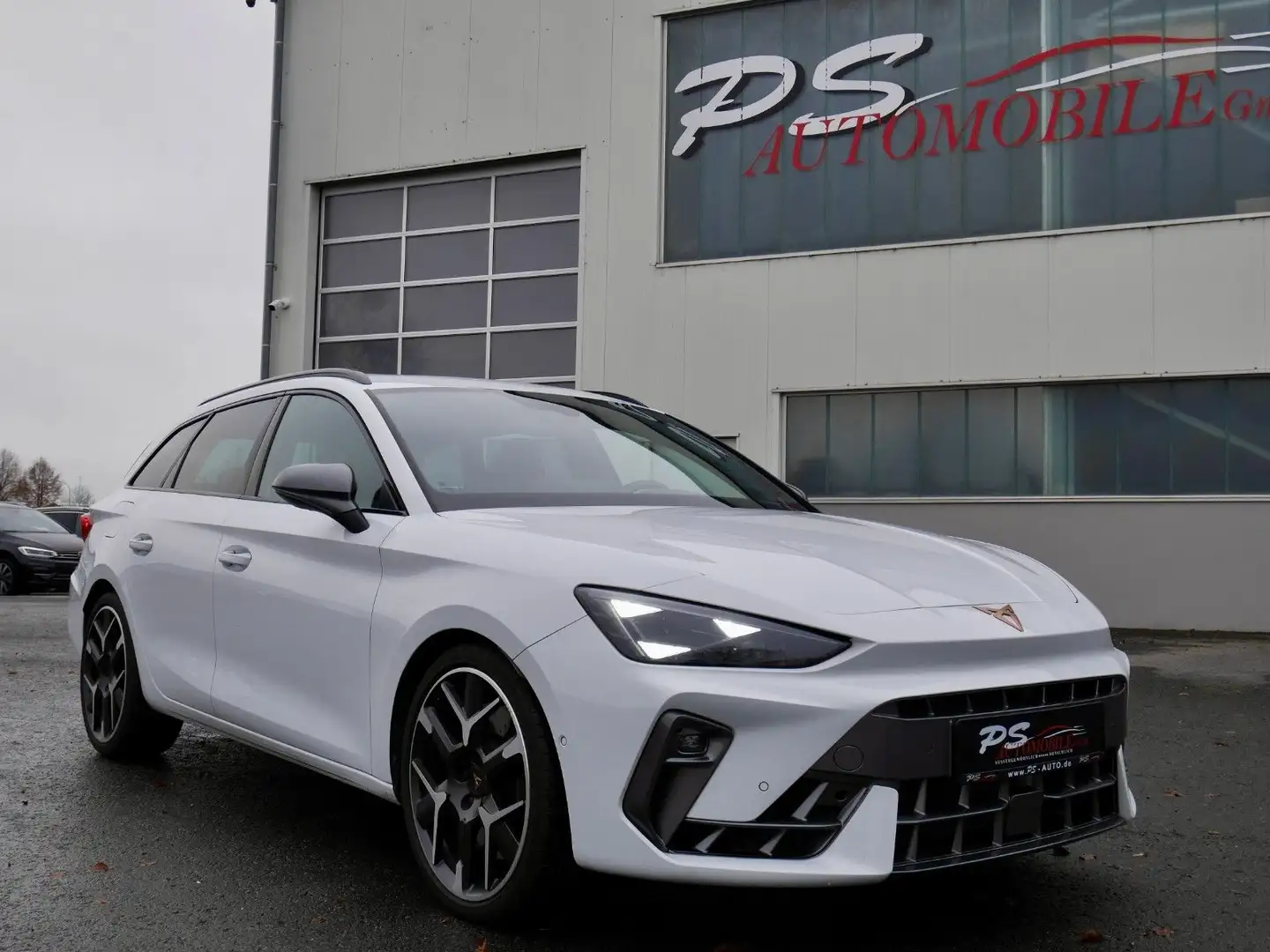 CUPRA Leon ST 2.0 TSI DSG 4WD+Pano+Matrix+Sennheiser Weiß - 1