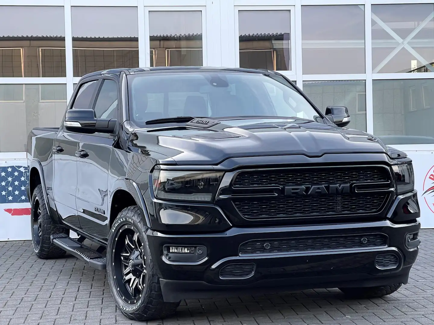 Dodge RAM 1500 Laramie Prins 12´´-Display Fuel LED PDC Schwarz - 1