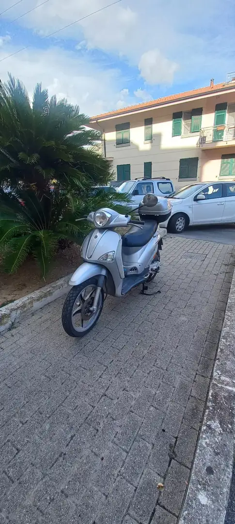 Piaggio Liberty 50 compreso di bauletto Argento - 2