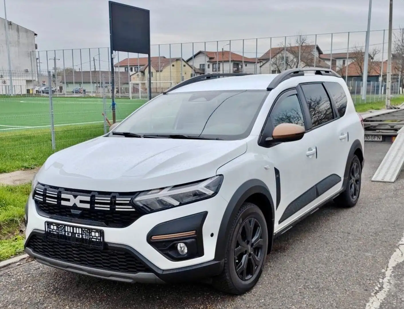 Dacia Jogger Extreme+ 140 HYBRID WINTERRÄDER Weiß - 1