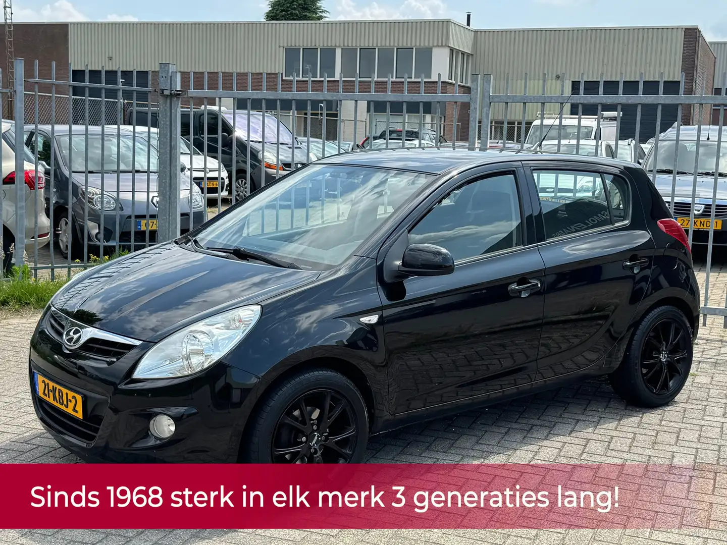 Hyundai i20 1.4i DynamicVersion 5 deurs 101PK! NL AUTO NAP! Ai Noir - 1