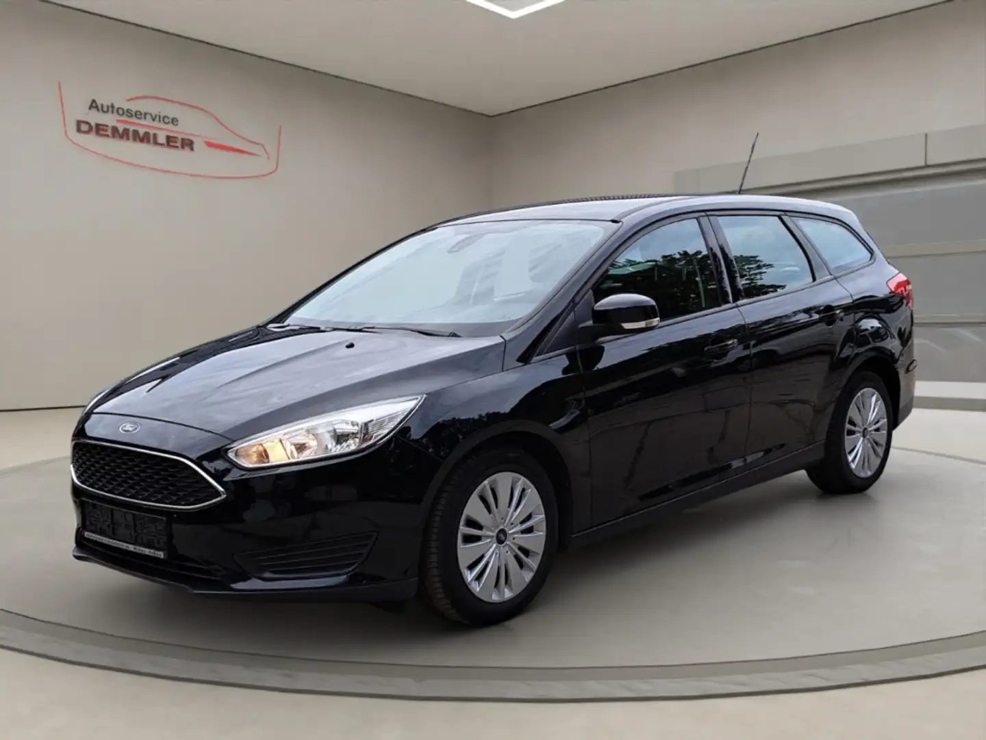 Ford Focus Klima, Winter-Paket, Berganfahr-Notbremsassistent Negro - 1