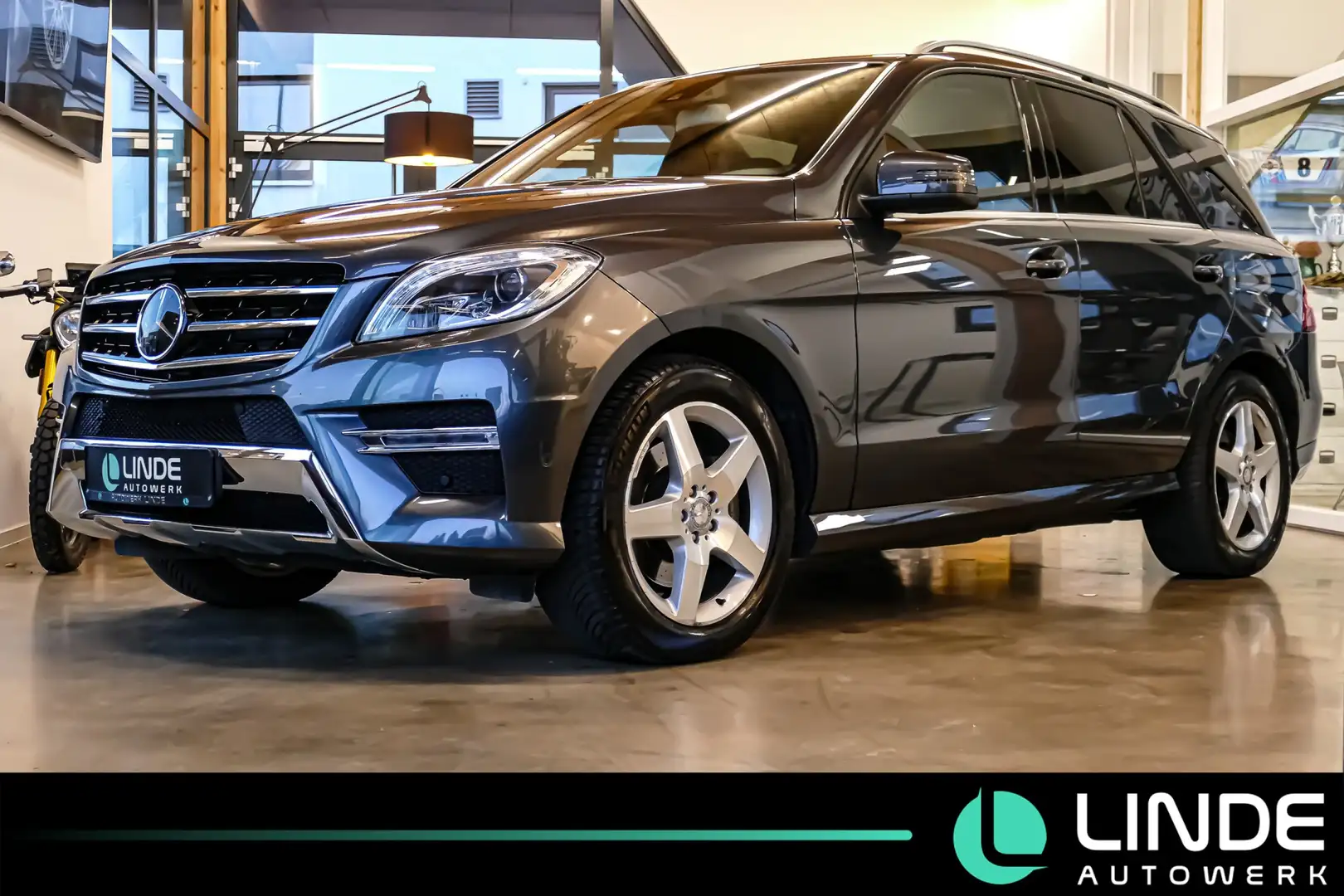 Mercedes-Benz ML 350 CDI AMG-Line |STANDH.|AHK|NAVI|RFK|PANO. Grau - 1