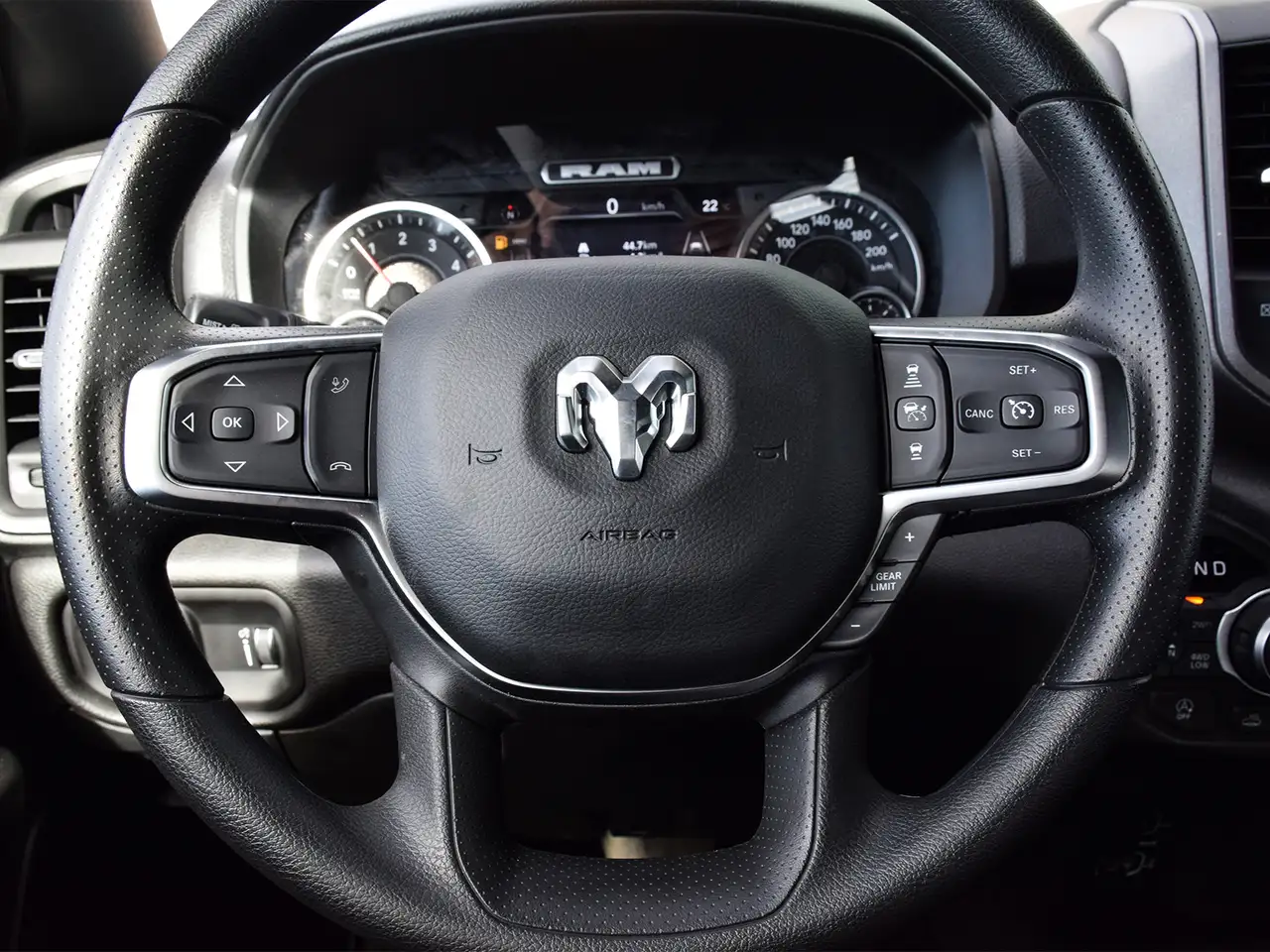 RAM 1500 снимка RAM 1500