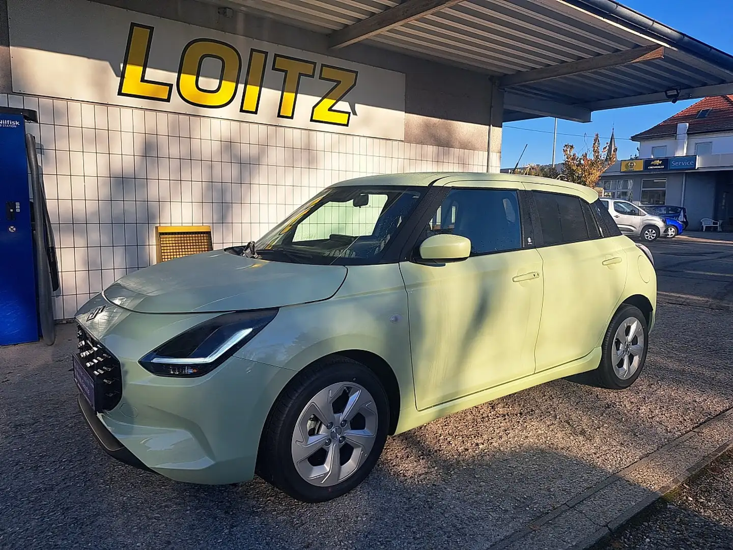 Suzuki Swift 1,2 Hybrid Shine Gelb - 1