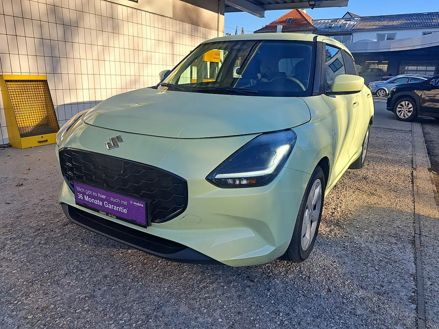 Suzuki Swift 1,2 Hybrid Shine Gelb - 2
