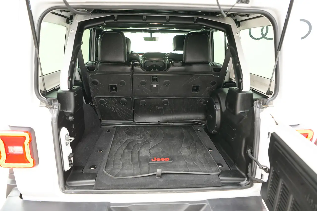 Jeep Wrangler снимка Jeep Wrangler