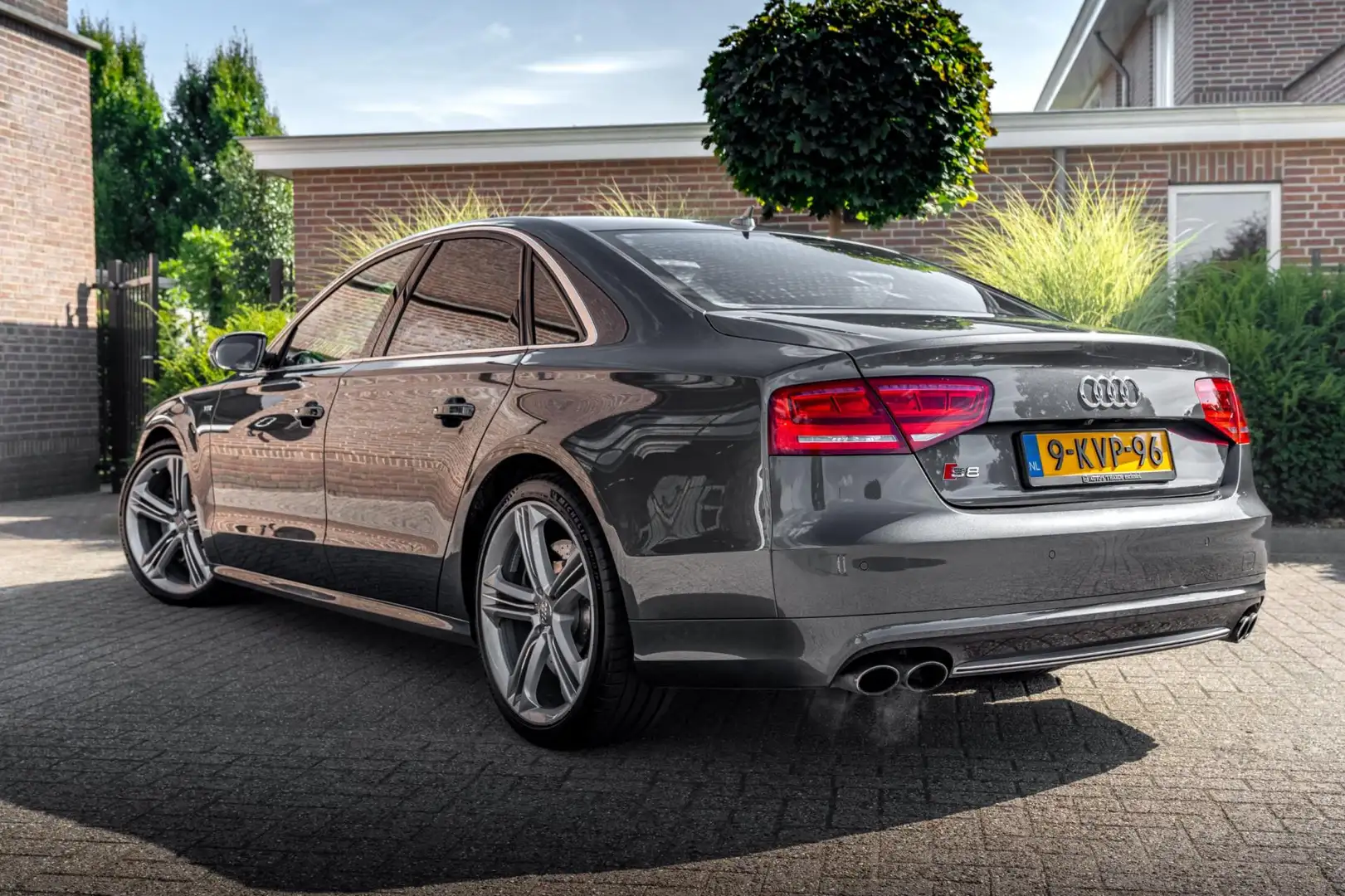 Audi S8 4.0 TFSI Quattro 670pk | Ceramisch | B&O | Pro Lin Grijs - 2