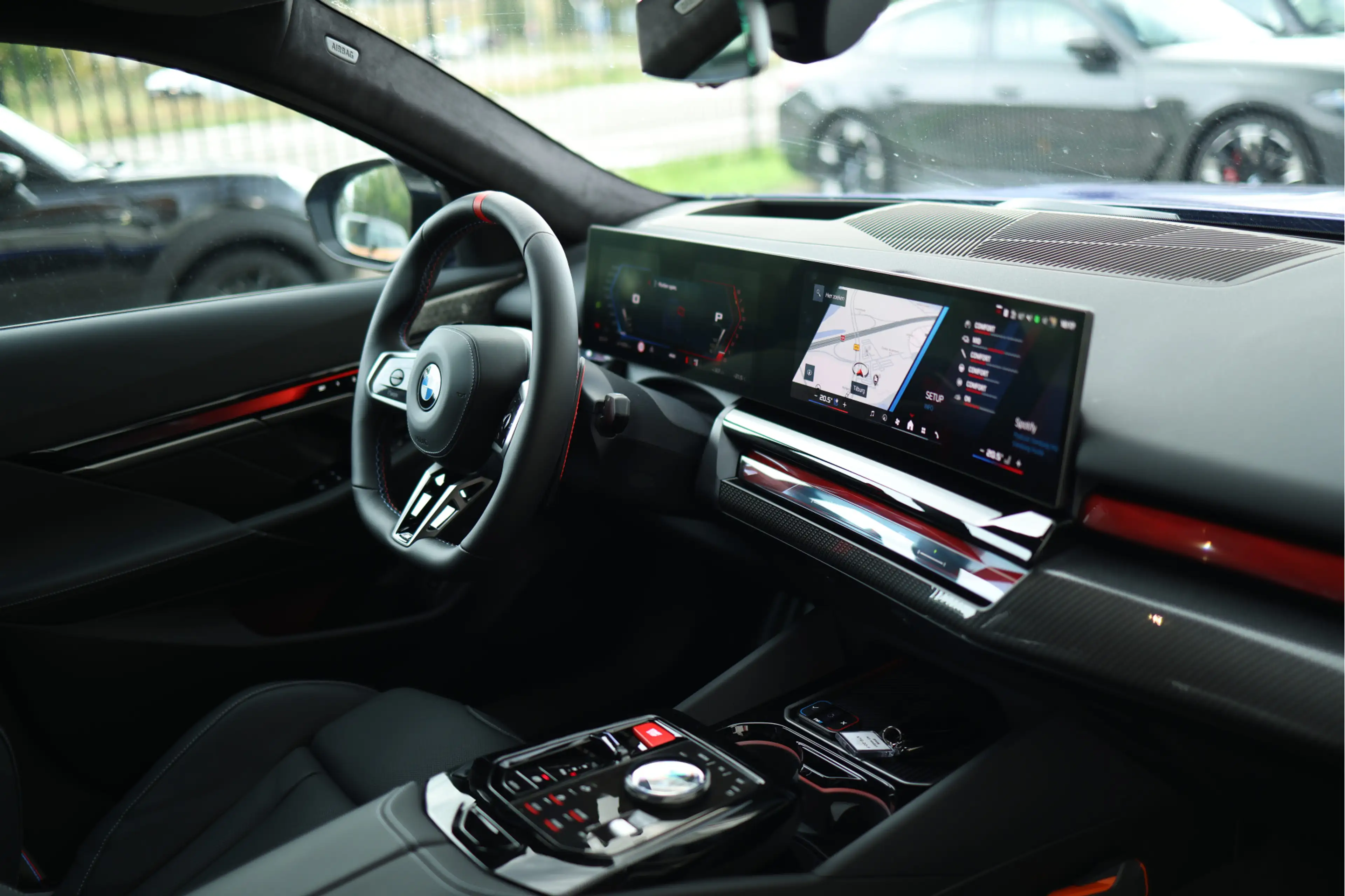 BMW M5 5-serie | Bowers & Wilkins Surround Sound System | — photo 11
