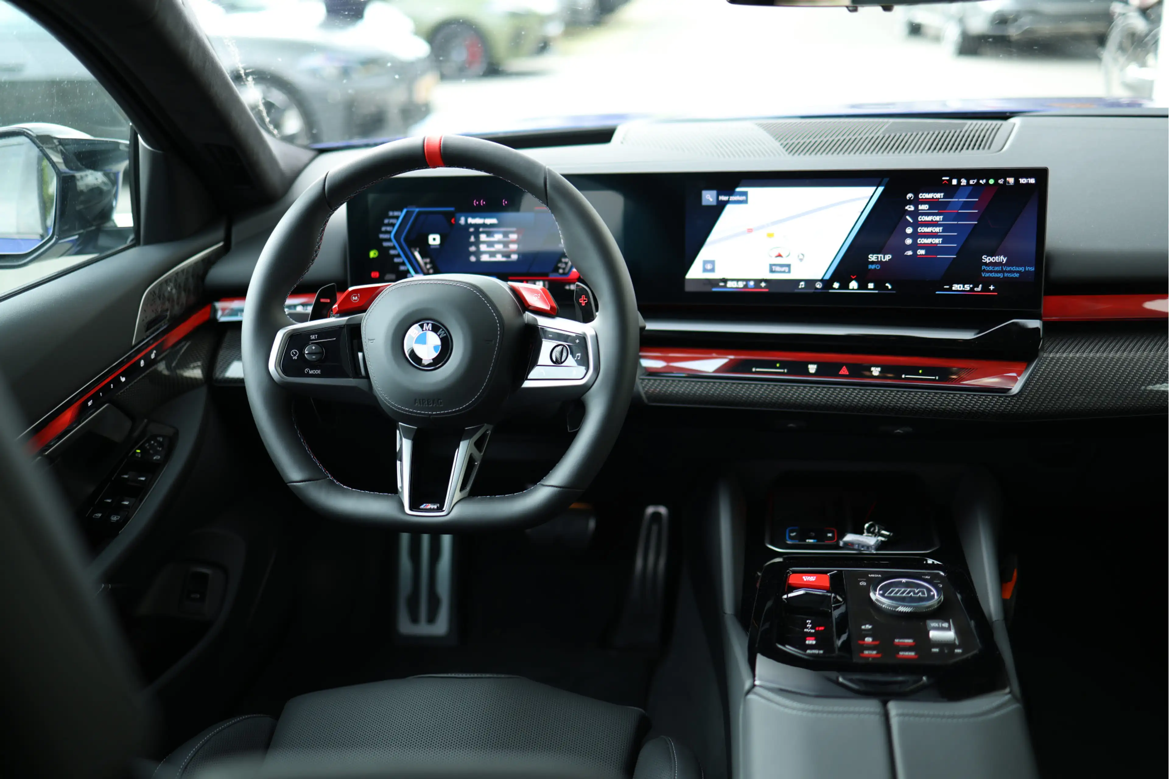 BMW M5 5-serie | Bowers & Wilkins Surround Sound System | — photo 14