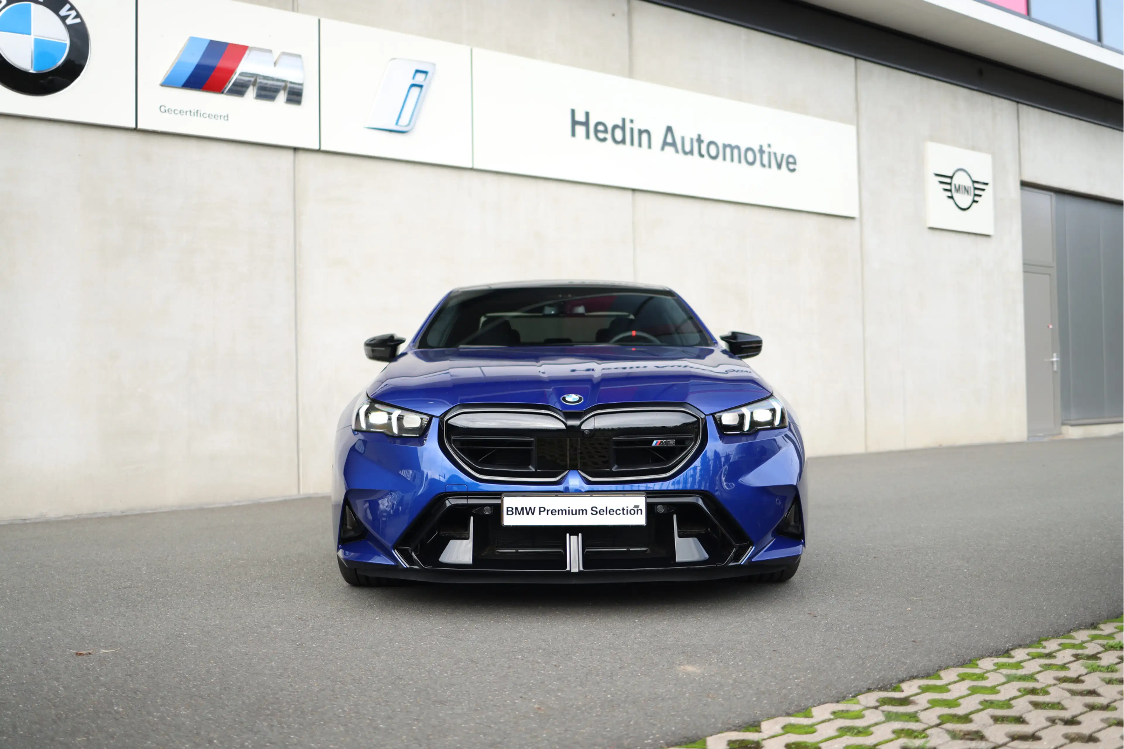 BMW M5 5-serie | Bowers & Wilkins Surround Sound System | — photo 2