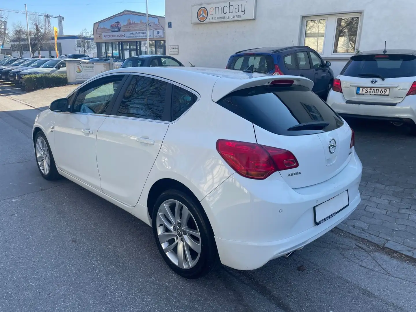 Opel Astra J 1.6 Active/Sport*Navi*Automatik*LED*AHK* Blanco - 2