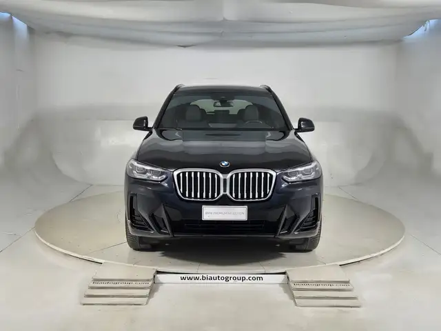 BMW X3 view 3