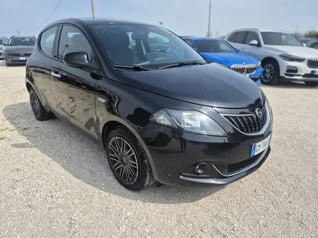 Lancia Ypsilon view 5