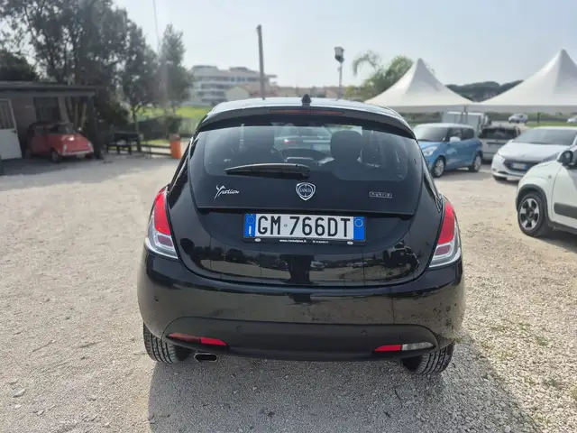 Lancia Ypsilon view 3