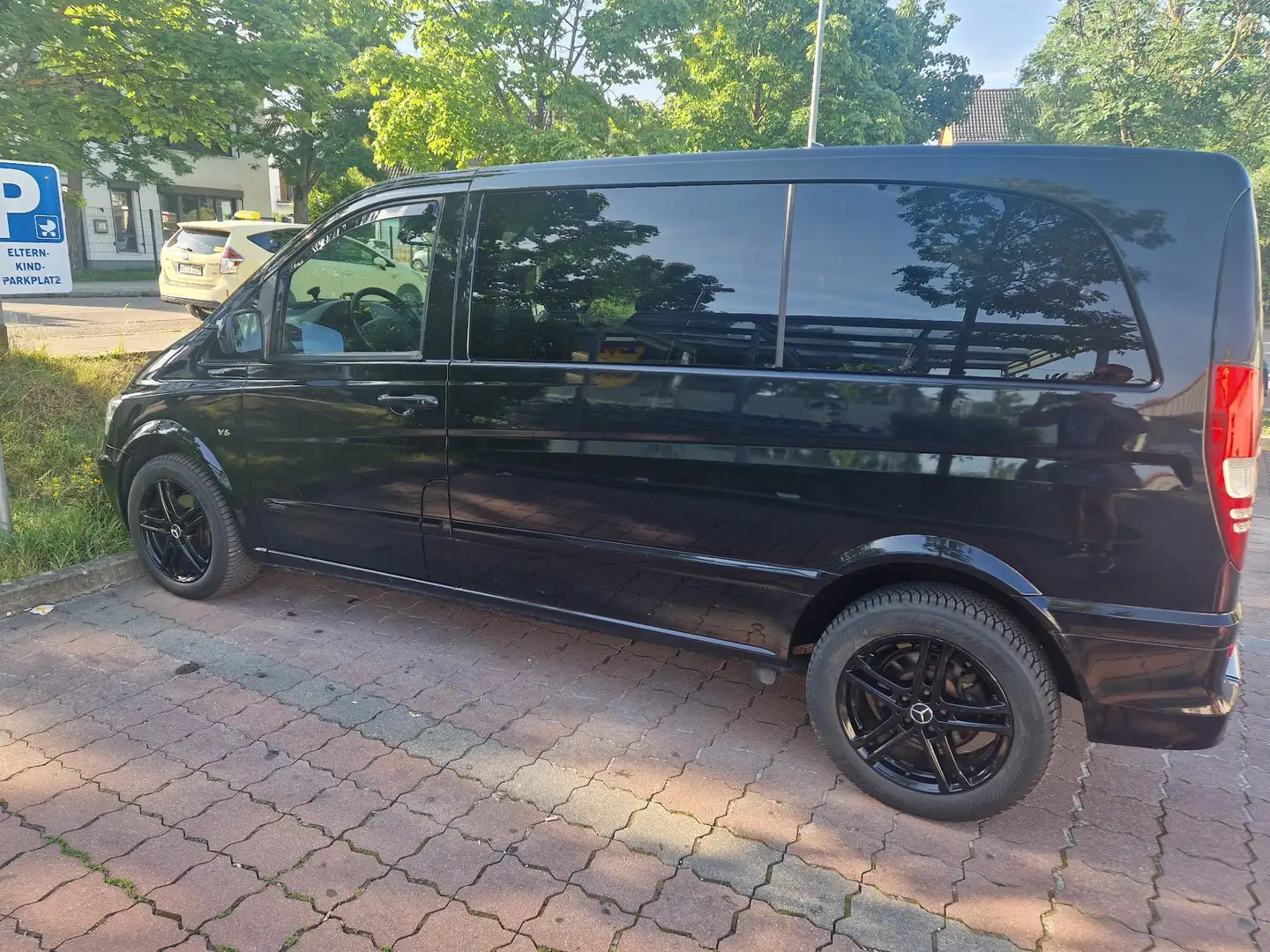 Mercedes-Benz Viano 3.0 CDI DPF kompakt Automatik Avantgarde - 2