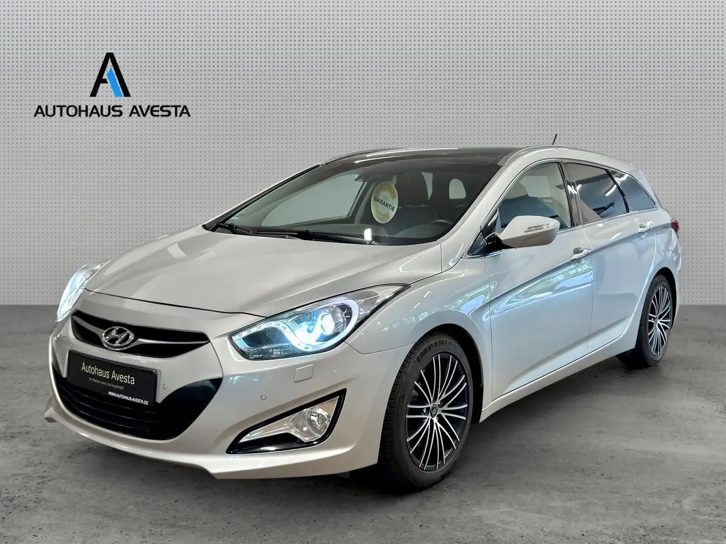 Hyundai i40 cw PREMIUM / PANORAMA/ 73.tKM/ AUTOM./ 177PS Silber - 1